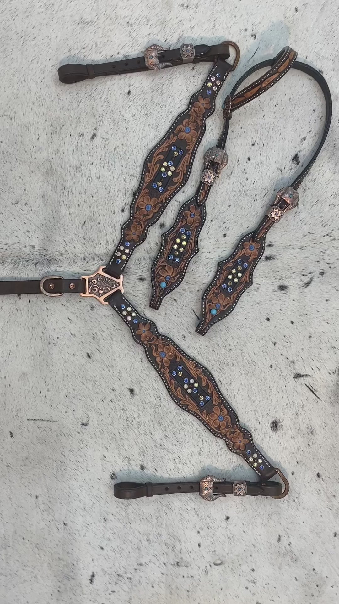 Flower Carving &amp; Blue-White Rhinestones Headstall &amp; Breast Collar Tack Set